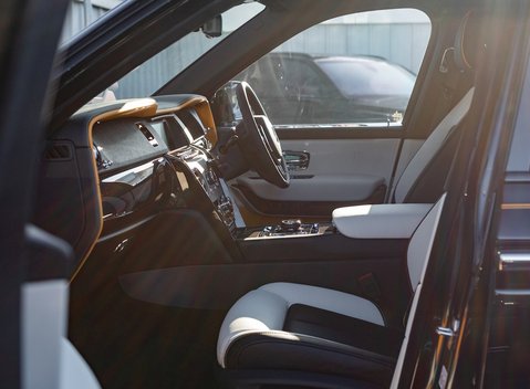 Rolls-Royce Cullinan Black Badge 22