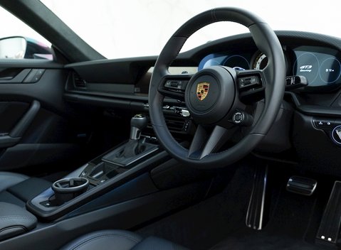 Porsche 911 (992) GT3 Touring 9