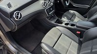 Mercedes-Benz GLA 1.6 GLA180 GPF Urban Edition SUV 5dr Petrol 7G-DCT Euro 6 (s/s) (122 ps) 14