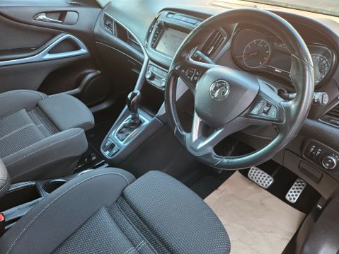 Vauxhall Zafira SRI NAV 3