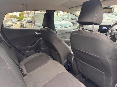 Ford Fiesta TITANIUM 11