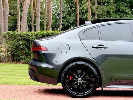 Jaguar XE R-DYNAMIC HSE BLACK 20