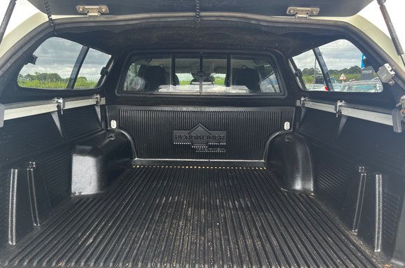 Mitsubishi L200 DI-D BARBARIAN DOUBLE CAB AUTO REAR CANOPY 44