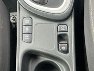 Toyota Yaris ICON FHEV 37
