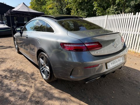 Mercedes-Benz E Class E 300 AMG LINE PREMIUM 12