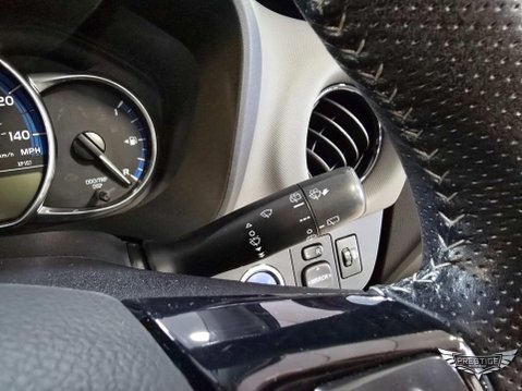 Toyota Yaris 1.5 VVT-h Design E-CVT Euro 6 5dr 57