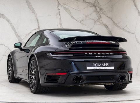 Porsche 911 Turbo (992) 3