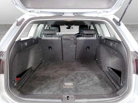 Volkswagen Passat 1.5 TSI EVO SE Nav Estate 5dr Petrol DSG Euro 6 (s/s) (150 ps) Air Con - Al 21