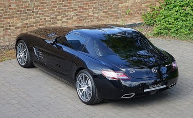 Mercedes-Benz SLS AMG 12