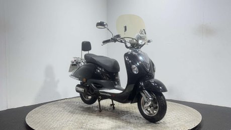 Lexmoto Valencia 2013 8K RUNNING CUSTOM SCOOTER LEARNER SCOOTER 125CC BIKE 2