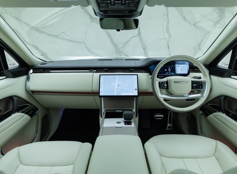 Land Rover Range Rover P460e Autobiography LWB 21