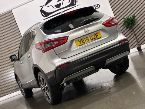 Nissan Qashqai 1.5 dCi N-Connecta Euro 6 (s/s) 5dr 11