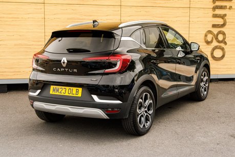 Renault Captur TECHNO E-TECH