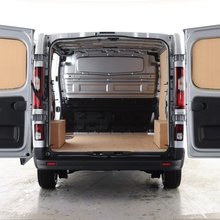 renault trfic extra automatic - rear view with doors open