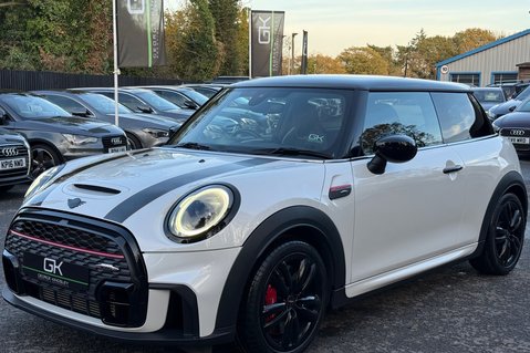Mini Hatch JOHN COOPER WORKS - NANUQ WHITE - MINI SERVICE HISTORY 12