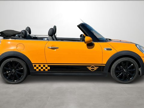 Mini Convertible 1.5 Cooper 2dr [Chili/Media Pack XL] 11