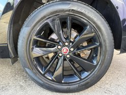 Jaguar F-Pace 2.0 D200 MHEV R-Dynamic Black SUV 5dr Diesel Auto AWD Euro 6 (s/s) (204 ps) 16