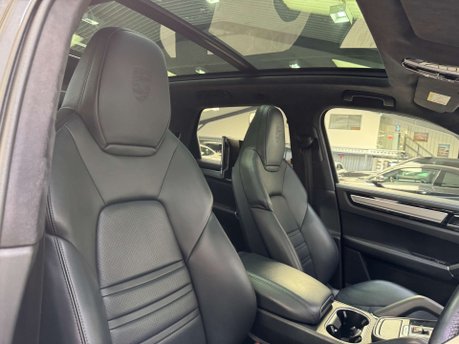 Porsche Cayenne 4.0 Cayenne T S E-Hybrid Auto 4WD 5dr 46