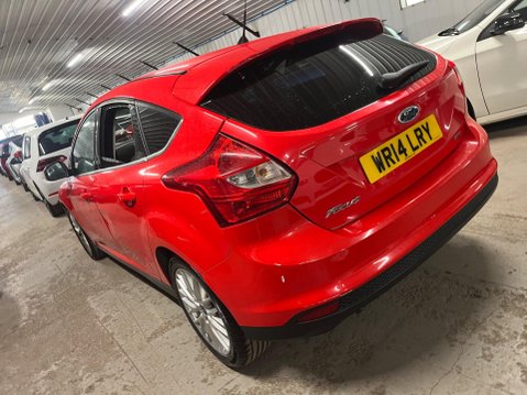 Ford Focus 1.0T EcoBoost Zetec Euro 5 (s/s) 5dr 12