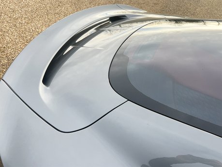 Aston Martin Vanquish V12 31