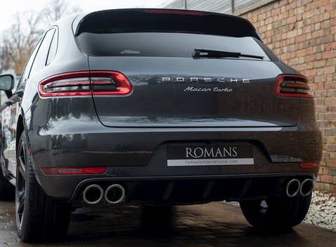 Porsche Macan Turbo 26