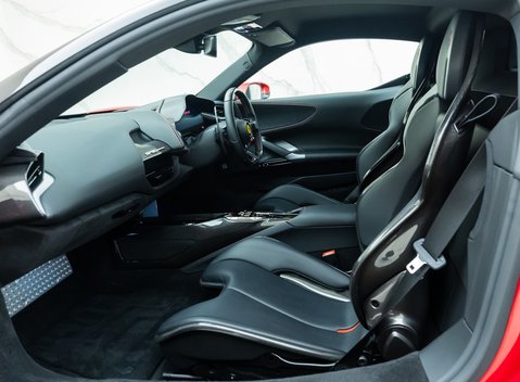 Ferrari SF90 Stradale 15