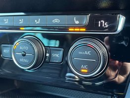 Volkswagen Passat 1.5 Passat R-Line TSi Evo 5dr 55