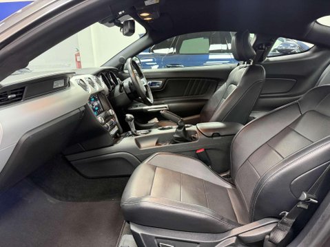 Ford Mustang 5.0 V8 GT Fastback 2dr Petrol SelShift Euro 6 (416 bhp) 37