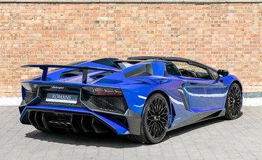 Lamborghini Aventador SV LP750-4 Roadster 11