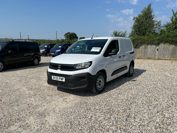 Vauxhall Combo SWB L1H1 Low Roof Category S Prime Air Con Sensors EURO 6 NO VAT 2