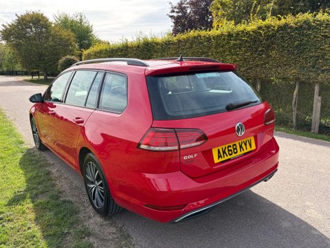 Volkswagen Golf 2.0 TDI SE Nav Euro 6 (s/s) 5dr 12