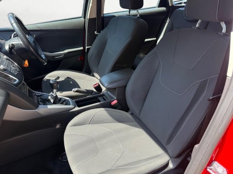 Ford Focus 1.0T EcoBoost Zetec Euro 6 (s/s) 5dr 12