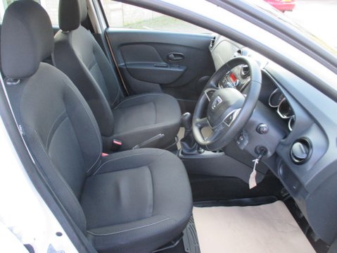 Dacia Sandero 0.9 TCe Essential Euro 6 (s/s) 5dr 23