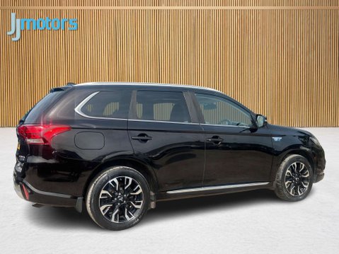 Mitsubishi Outlander 2.0h 12kWh GX4h SUV 5dr Petrol Plug-in Hybrid CVT 4WD Euro 6 (s/s) (200 ps) 9