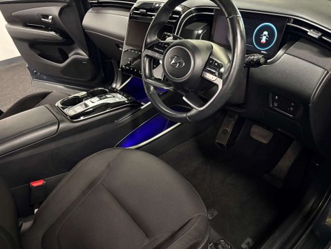 Hyundai TUCSON 1.6 Tucson Premium TGDi HEV Auto 5dr 16