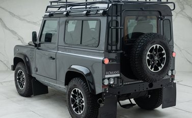 Land Rover Defender 90 ADVENTURE 12