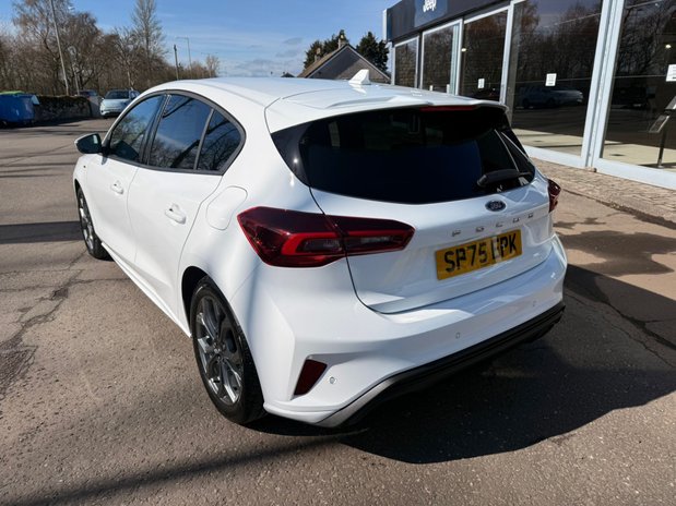 Ford Focus ST-Line 1.0T EcoBoost MHEV 5dr Petrol Hybrid DCT Euro 6 (s/s) (15 4