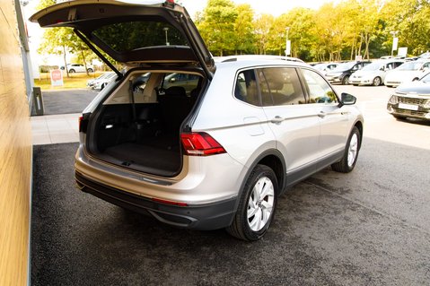 Volkswagen Tiguan Allspace LIFE TSI DSG 33