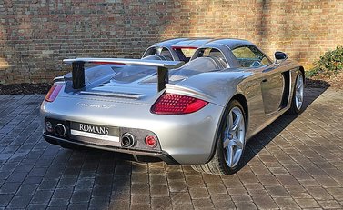 Porsche Carrera GT 18