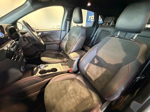 Ford Kuga 2.5h Duratec ST-Line Edition CVT Euro 6 (s/s) 5dr 33