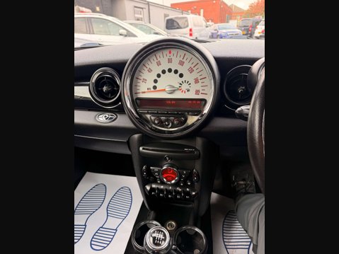 Mini Convertible 1.6 Cooper 2dr 29