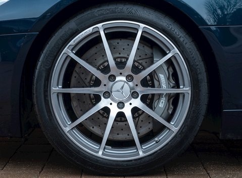 Mercedes-Benz SLS AMG 12