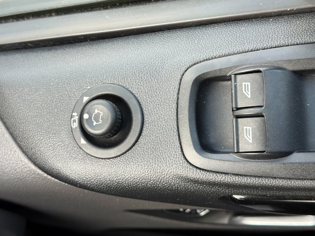 Ford Transit Custom AUTO SWB [SOLD KH] L1H1 Limited 320 Air Con Alloys Camera Sensors SELECT 23