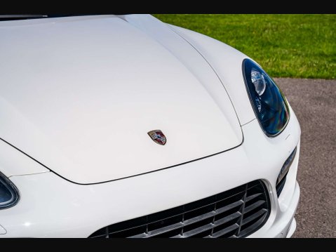 Porsche Cayenne GTS 19