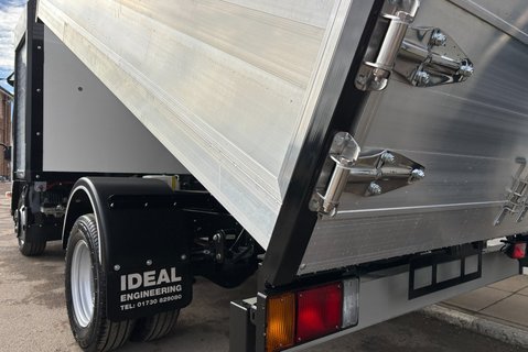 Isuzu Grafter N35.150 Toolbox Arbor Tipper Truck - Barn Doors / Lift Up Roof 22
