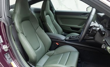 Porsche 911 GT3 TOURING (992.2) 11