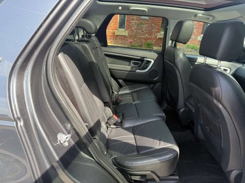 Land Rover Discovery Sport 2.0 Discovery Sport Black HSE SD4 Auto 4WD 5dr 26