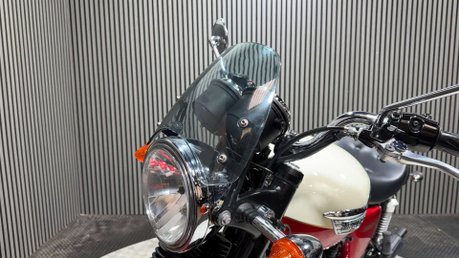Triumph Bonneville 2012 ONLY 13K STUNNING EXAMPLE MOT WARRANTY 865CC 19