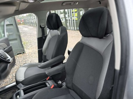 Citroen Grand C4 Picasso 1.6 e-HDi Exclusive+ MPV 5dr Diesel ETG6 Euro 5 (s/s) (115 ps) 36