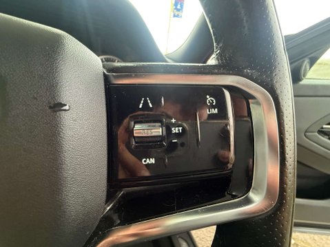 Land Rover Range Rover Evoque 1.5 Range Rover Evoque R-Dynamic S P300e Auto 4WD 5dr 31